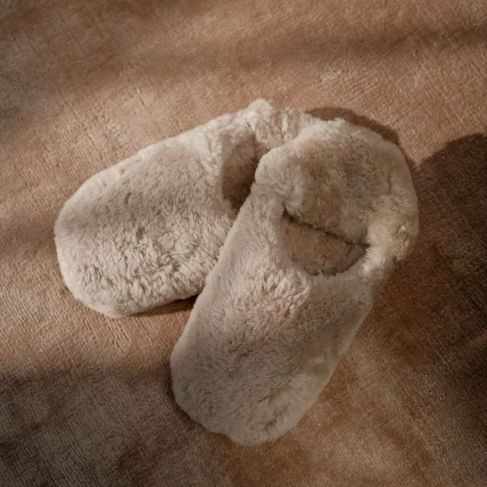 Jenni Kayne Shearling Moroccan Slippers - Size M NWT